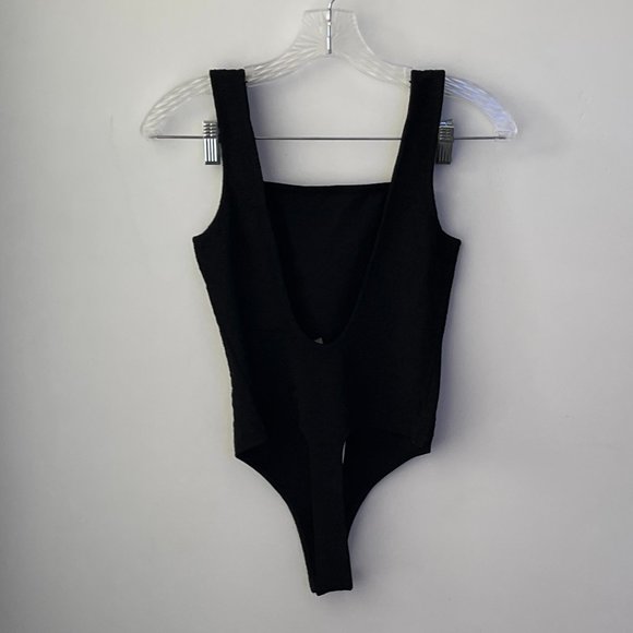 ASOS Design Petite Square Neck Bodysuit in Crinkle - Picture 4 of 9